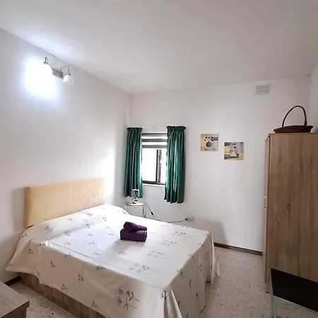 Apartment Double Bedroom In Swatar