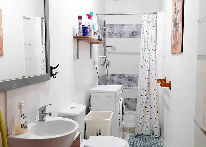 Double Bedroom In Swatar 비르키르카라